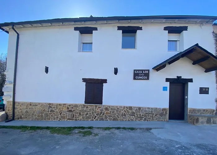 Casa Cuncos * Barrio de Lomba